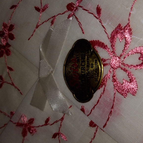 2 new in box vintage women's hankies. - Picture 4 of 8